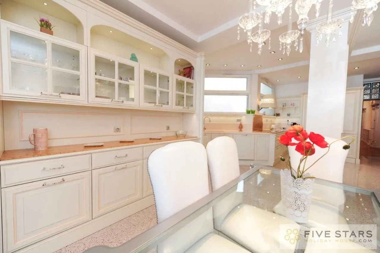 Le Majestic Promenade - Five Stars Holiday House Nice 0*,  France